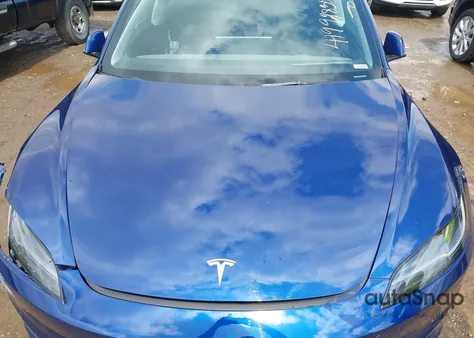 2024 Tesla Model 3 Long Range Dual Motor All-Wheel Drive z USA, uszkodzony, nr VIN 5YJ3E1EBXRF756738